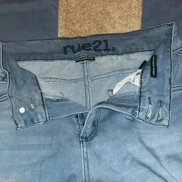 Rue21 Freedom Flex Jeans-9/10 Long - Picture 2 of 5